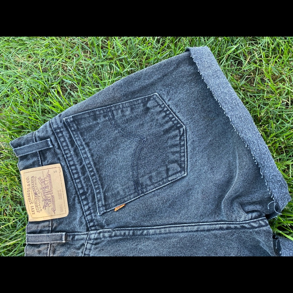 Levi Cutoff Shorts
